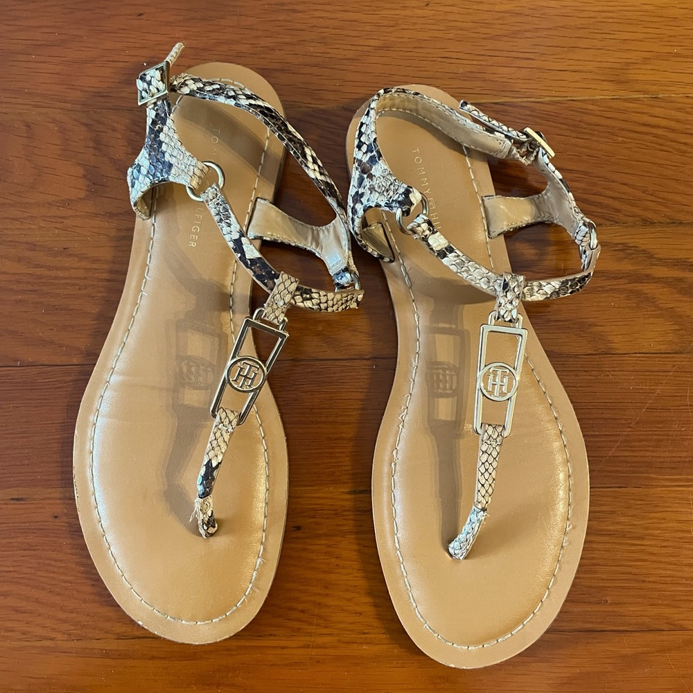 Tommy Hilfiger Bennia Thong Sandals